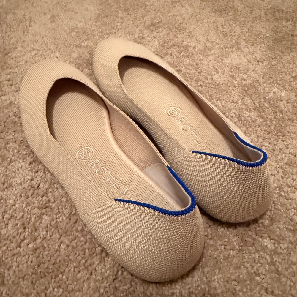 Rothy's Women's Beige Flats sz 8.5 - Picture 2 of 7